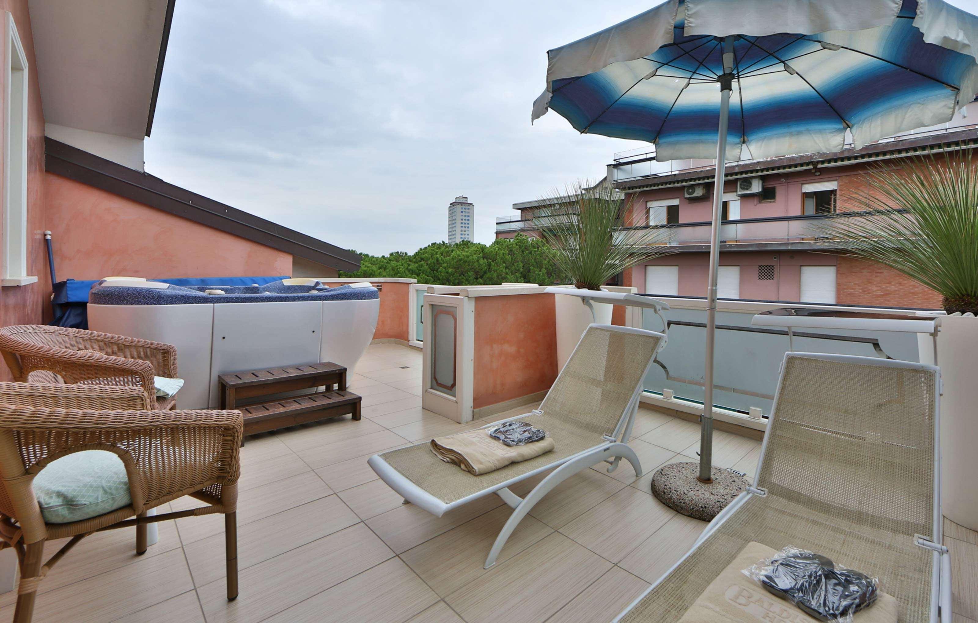Globus, Sure Collection By Western 4*