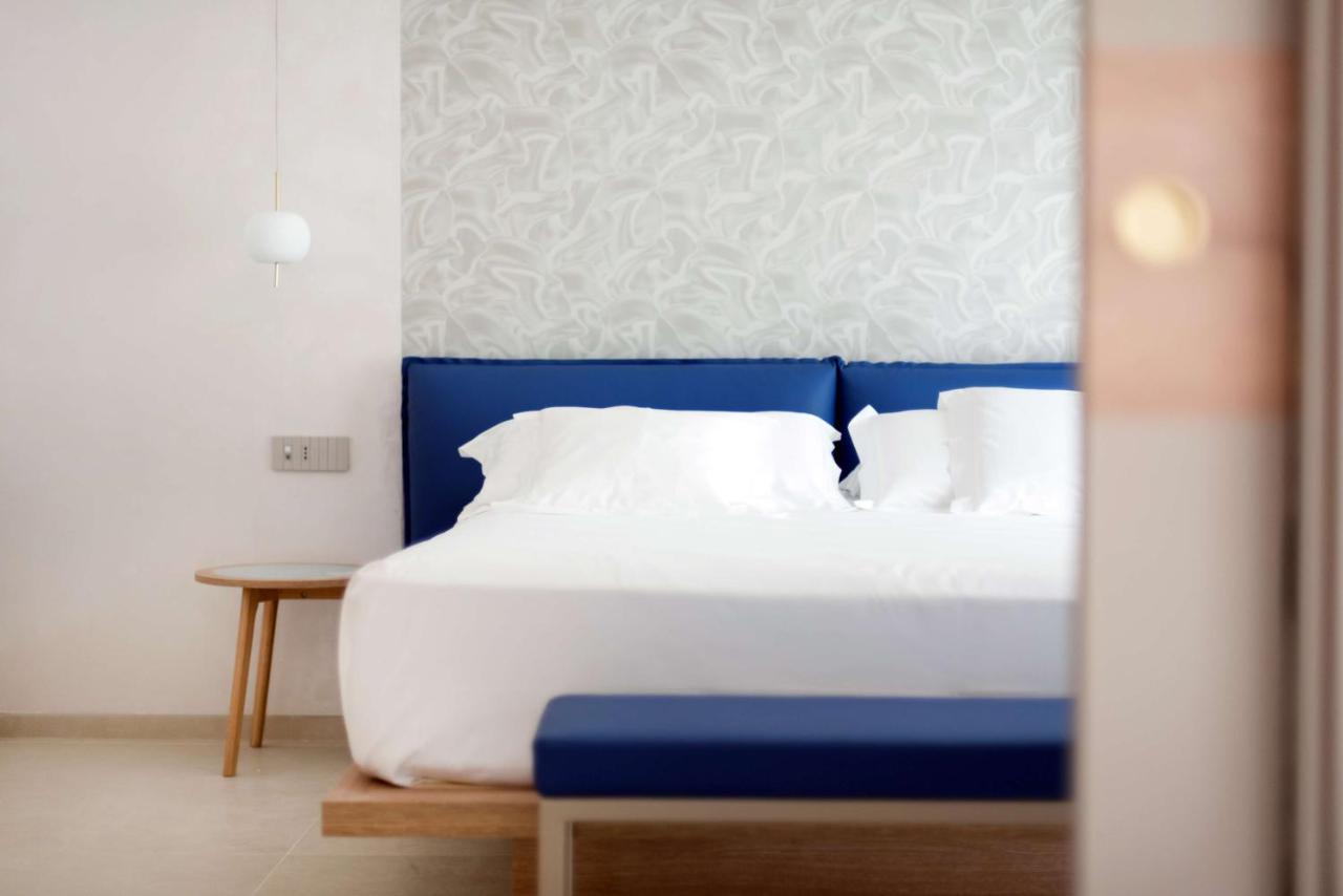 Globus, Sure Collection By Western Milano Marittima