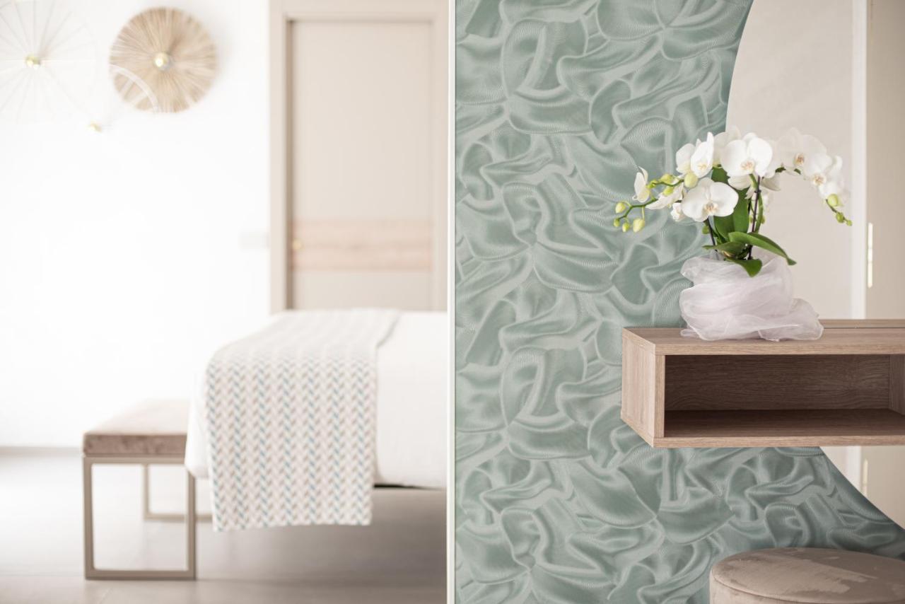Globus, Sure Collection By Western Milano Marittima