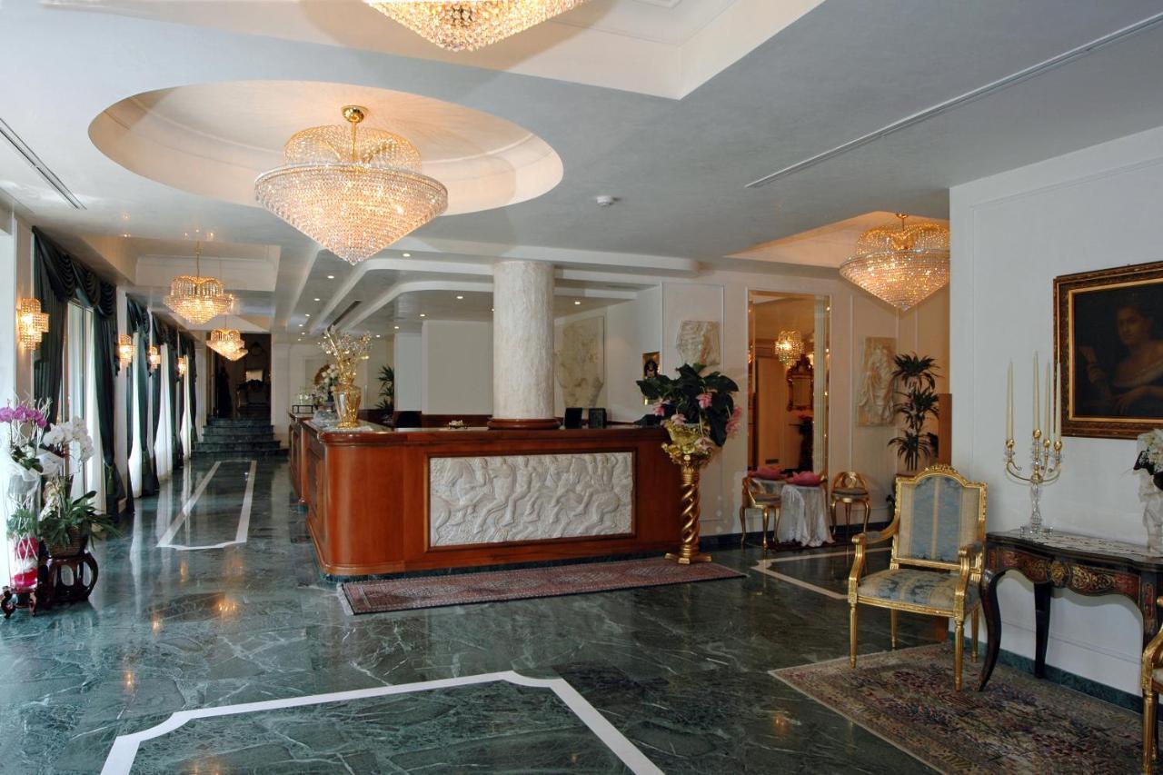 Hotel Globus, Sure Collection By Western 4*