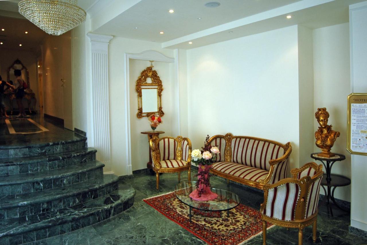 Globus, Sure Collection By Western